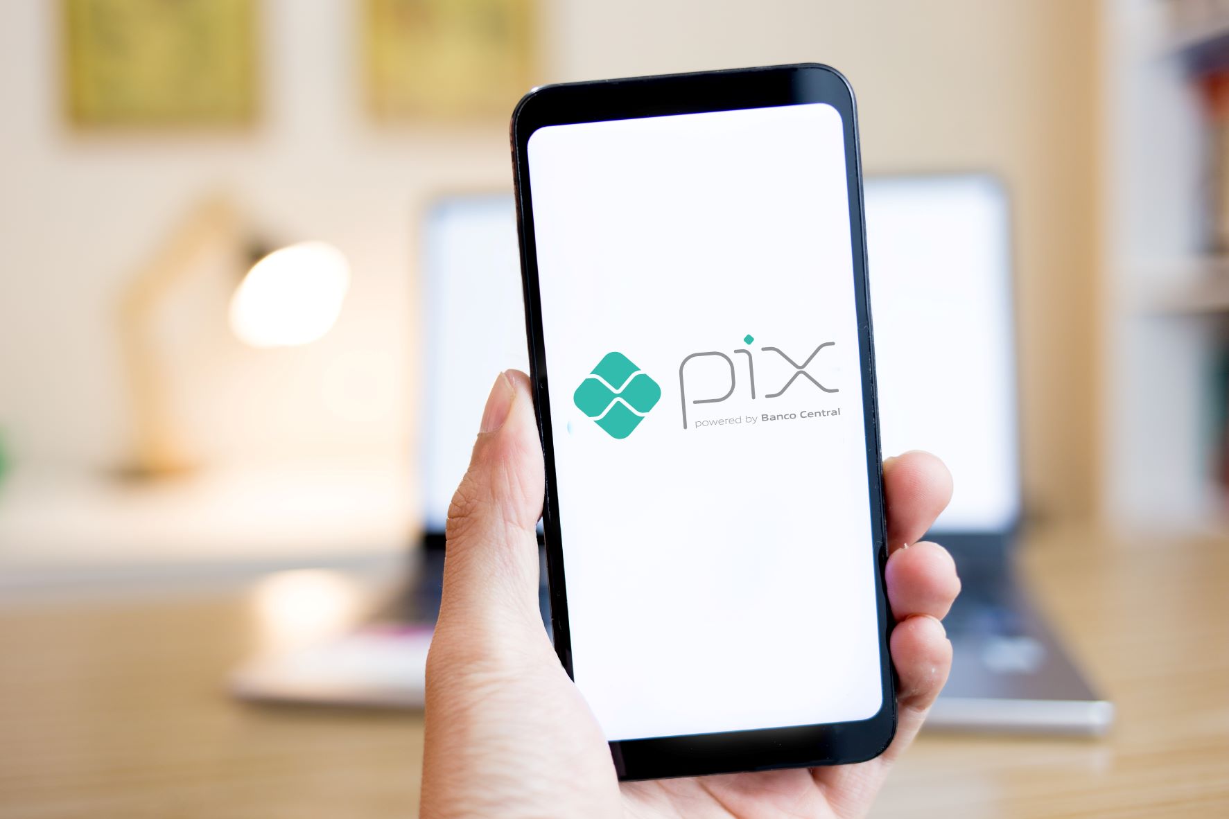Pix completa 2 anos com corrida para acelerar o e-commerce